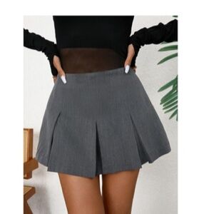 Jolie & Joy Grey Pleated Skort NWT Size Medium